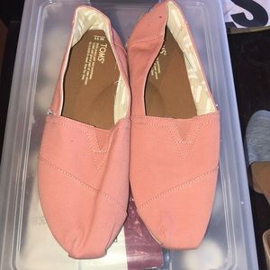 Pink salmon toms